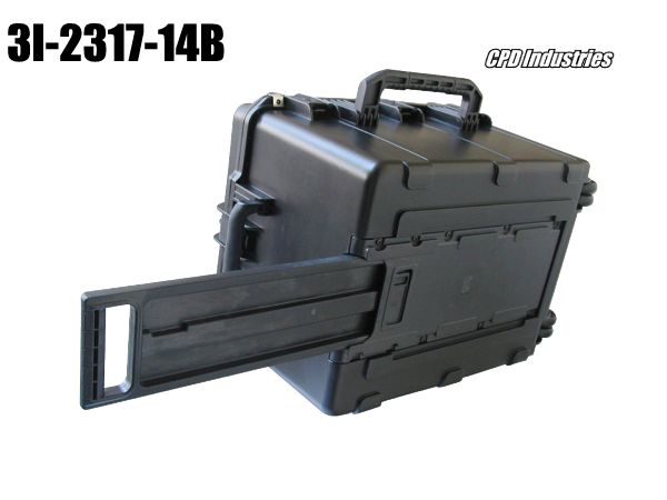 carrying case with pull handle extended